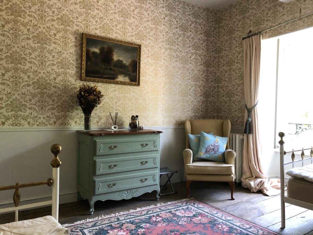 Chateau Gros Puy, Petit Chateau Chambre D'Hote Abjat-sur-Bandiat Exterior photo