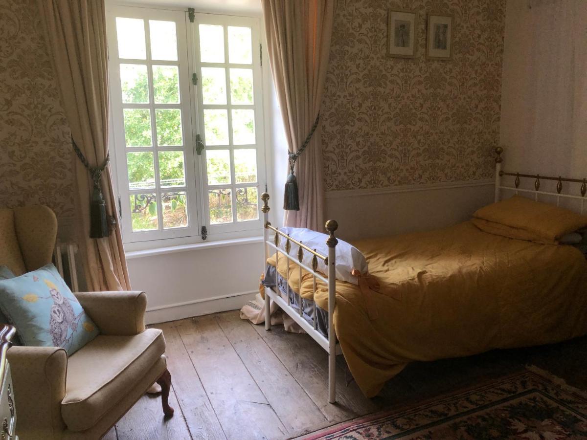 Chateau Gros Puy, Petit Chateau Chambre D'Hote Abjat-sur-Bandiat Exterior photo